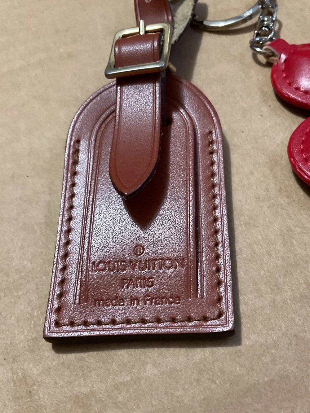 ✅LV PICK 1 AUTHENTIC LV LEATHER TAG +free fashion keychain